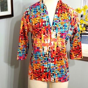 Peck & Peck top, size PM. 3/4 sleeves. V neck. Great used condition.